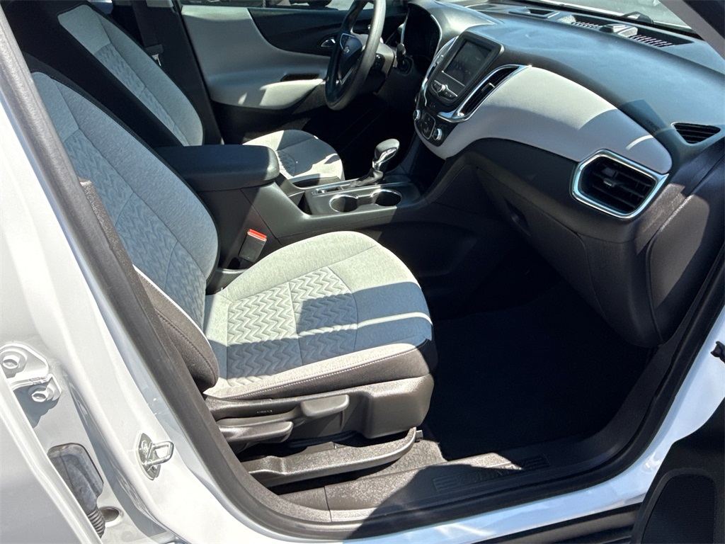 2023 Chevrolet Equinox LS photo 12