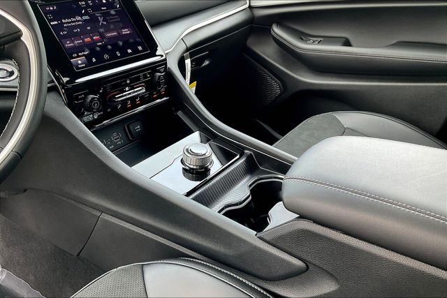 2025 Jeep Grand Cherokee Altitude photo 9