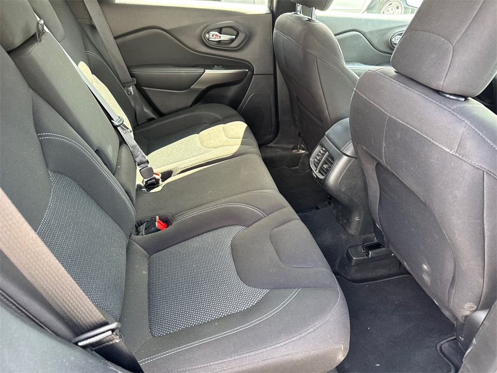 2021 Jeep Cherokee Latitude photo 6