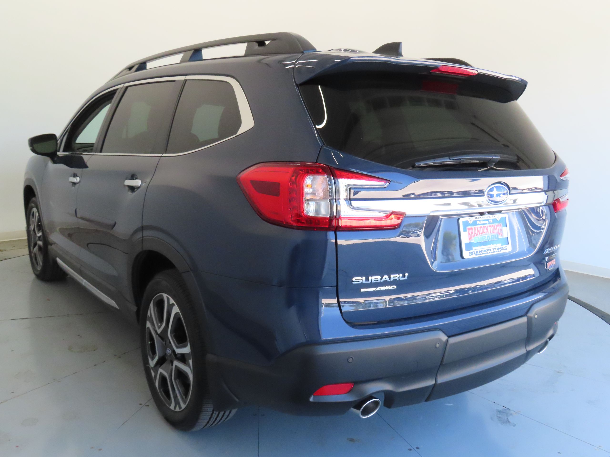 2025 Subaru Ascent Touring photo 5