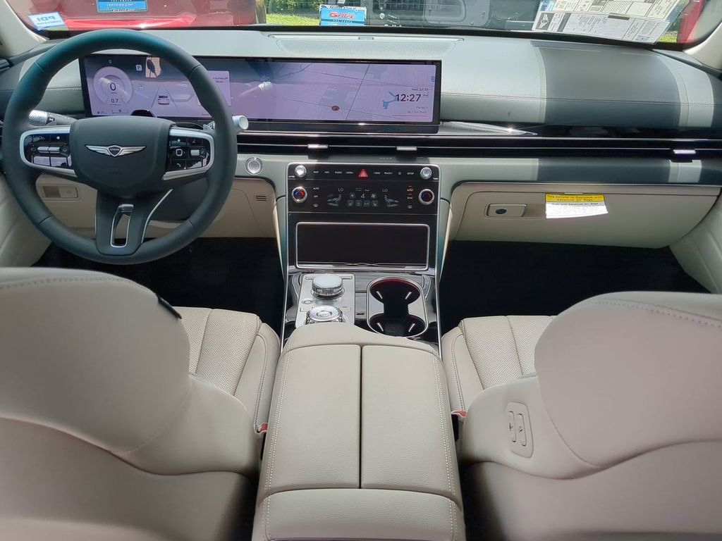 2025 Genesis GV80 2.5T Standard AWD photo 13