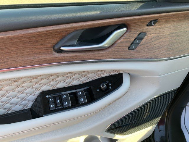 2022 Jeep Grand Cherokee Summit photo 9