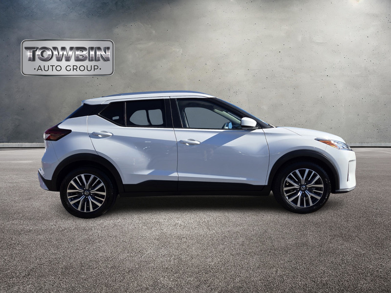 2021 Nissan Kicks SV photo 3