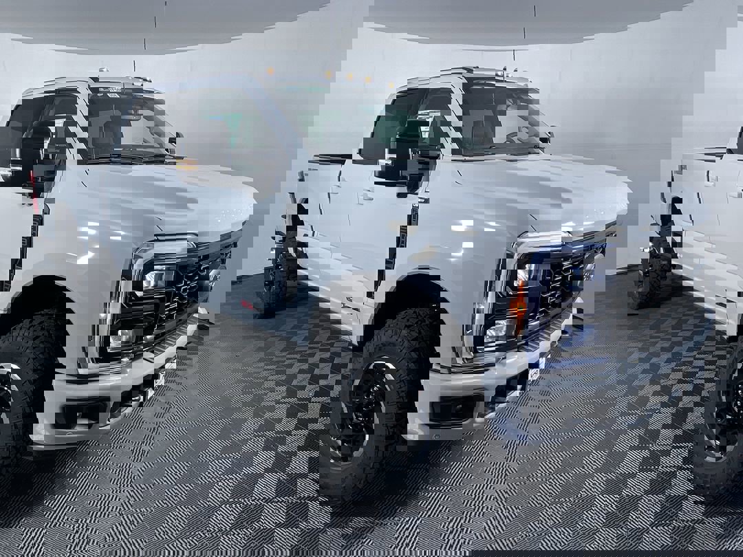 2025 Ford F-250 Lariat photo 2