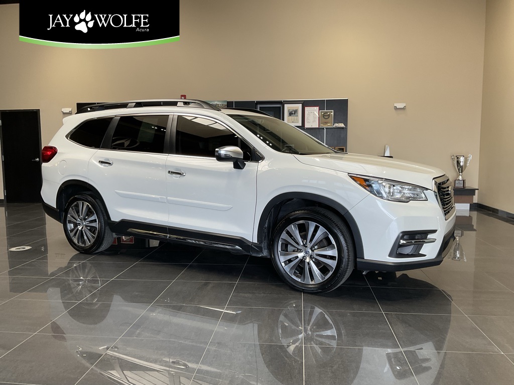 2022 Subaru Ascent Touring's photo