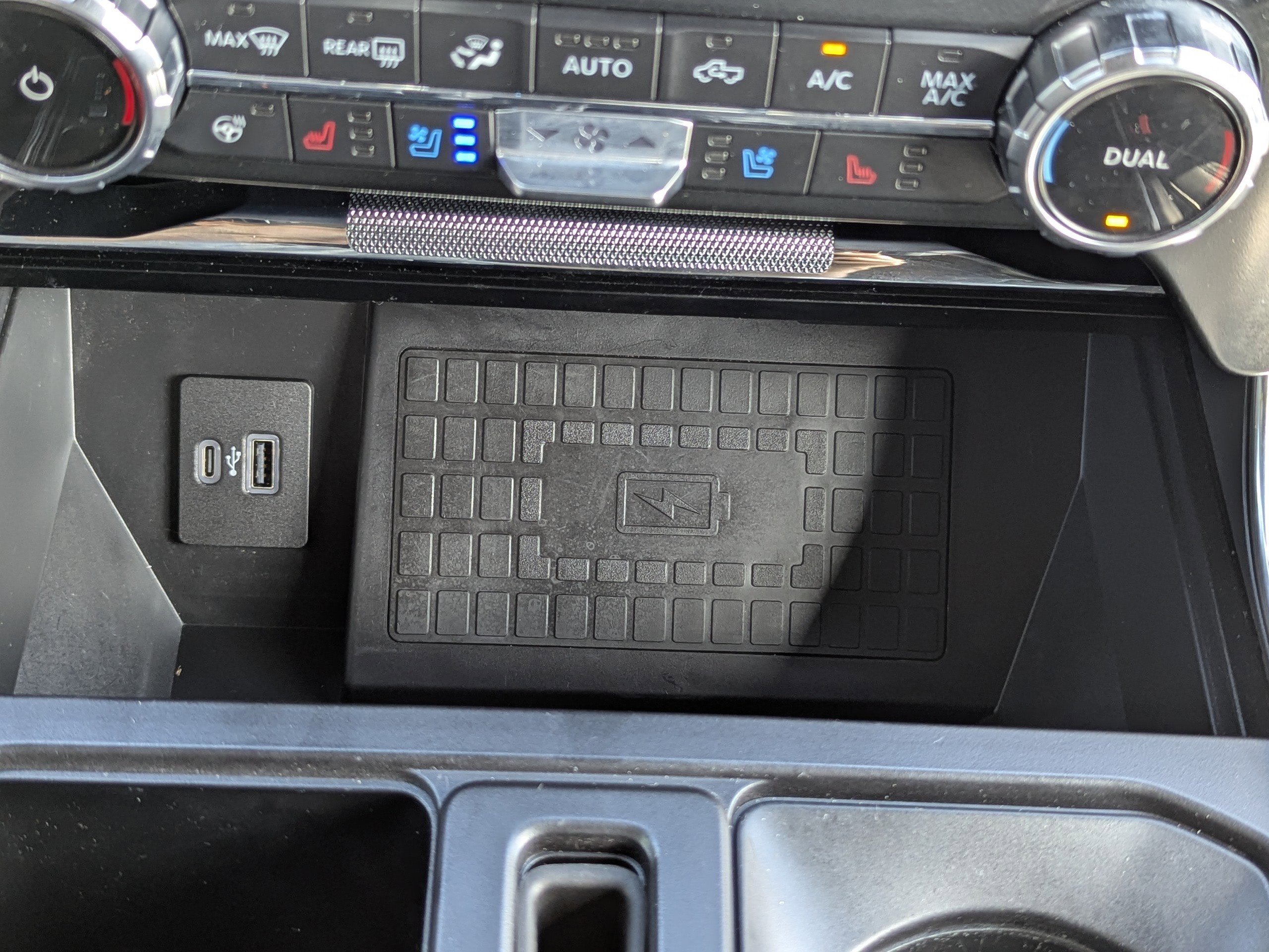 2022 Ford F-150 Raptor photo 28