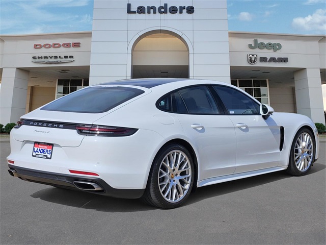 2018 Porsche Panamera 4 photo 4