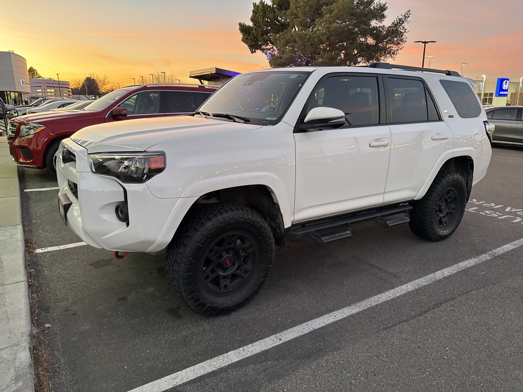 2023 Toyota 4Runner SR5 Premium's photo