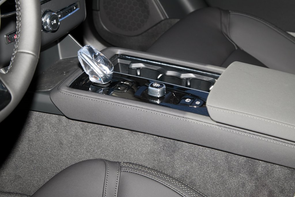 2026 VOLVO XC90 - Image 22