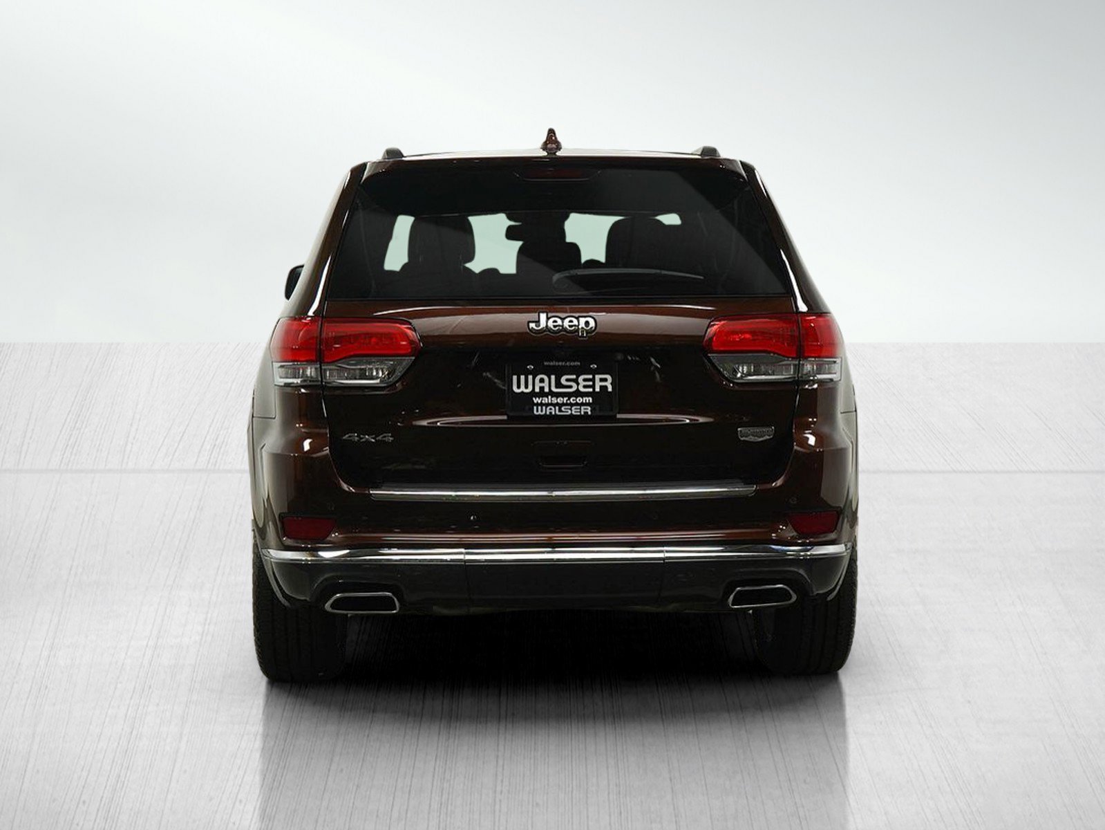 2015 Jeep Grand Cherokee Summit photo 4