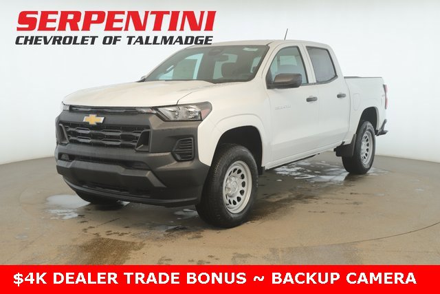 New 2025 Summit White Chevrolet WT image 1