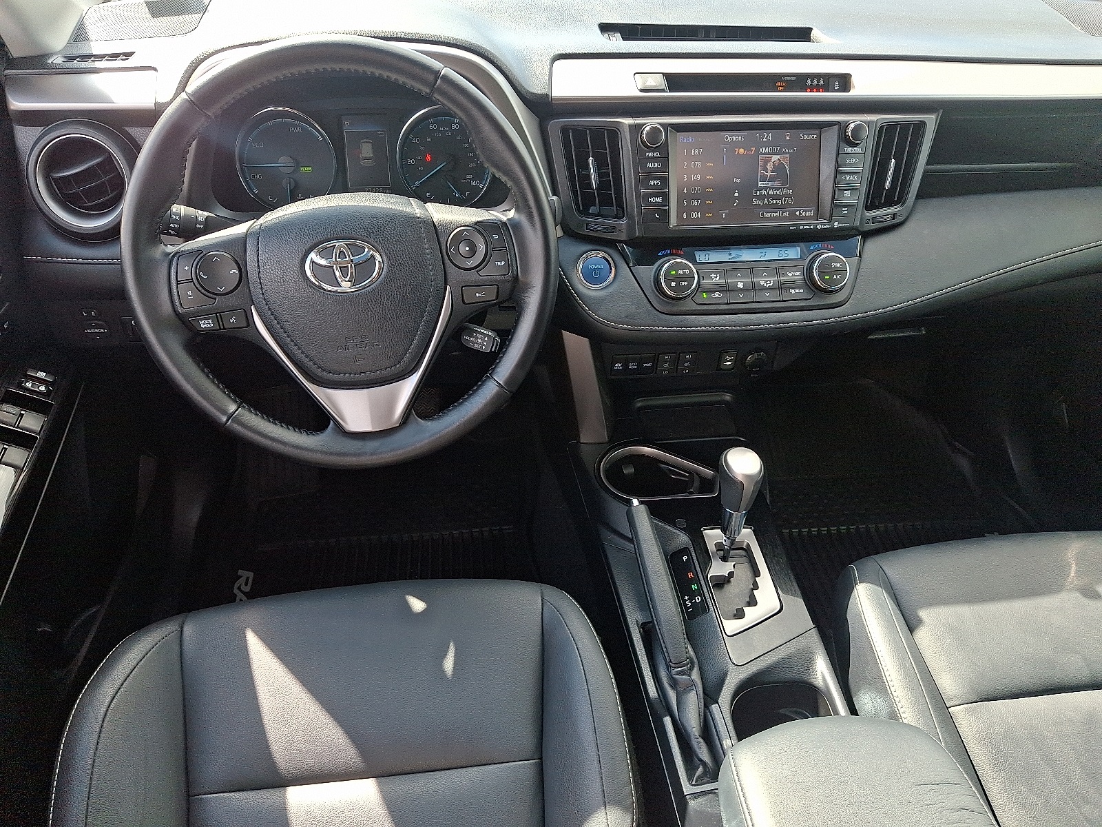 2017 Toyota RAV4 Hybrid Limited photo 9