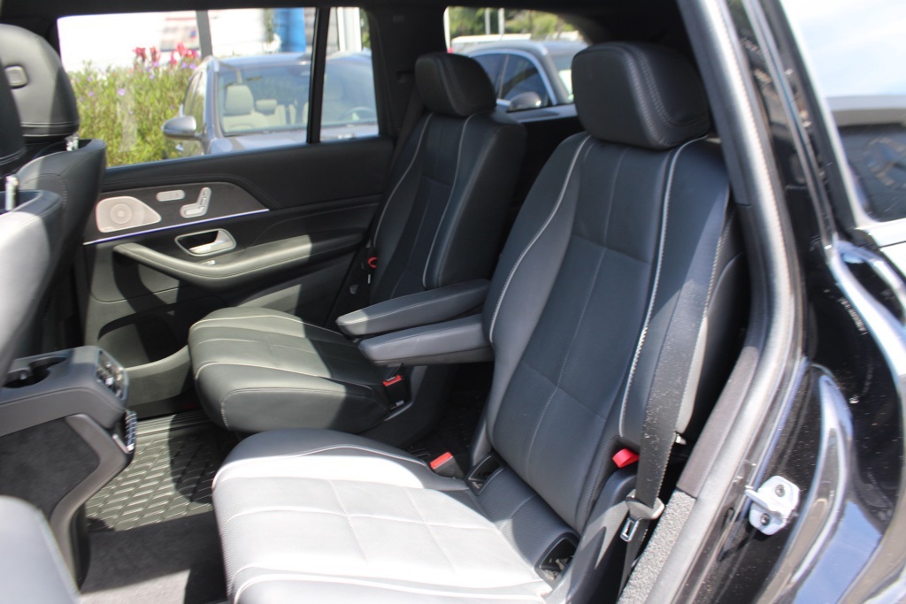 2023 Mercedes Benz GLS 580 4MATIC photo 33