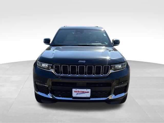 2025 Jeep Grand Cherokee Limited photo 9