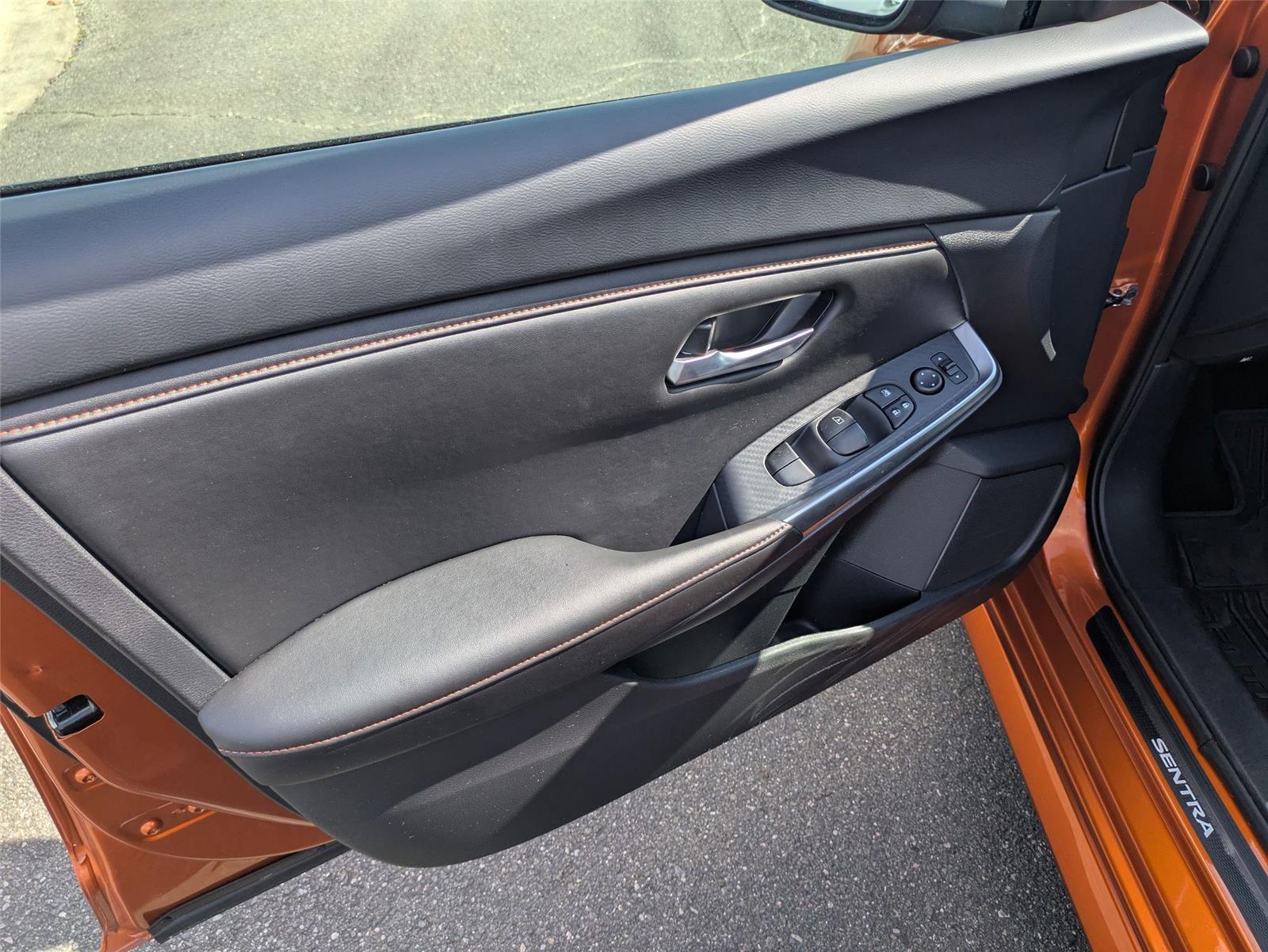 2023 Nissan Sentra SR photo 11