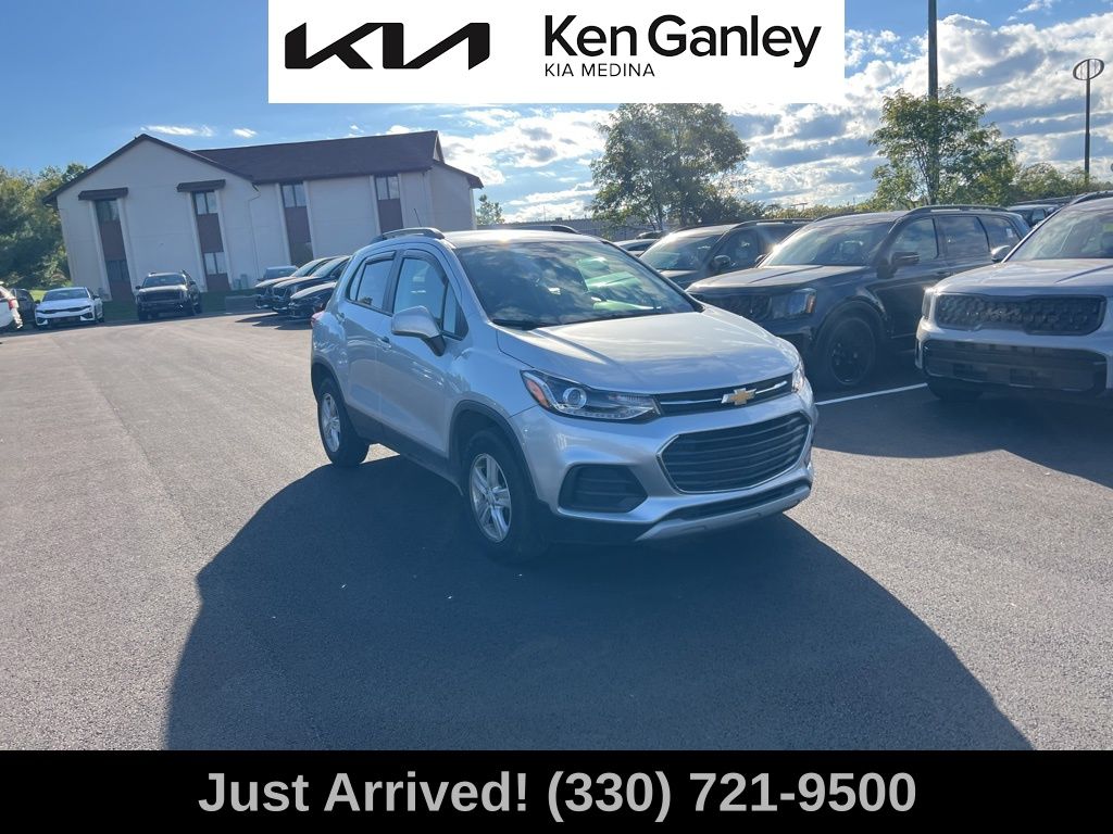 2021 Chevrolet Trax LT photo 3