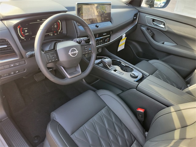 2025 Nissan Rogue Platinum photo 13