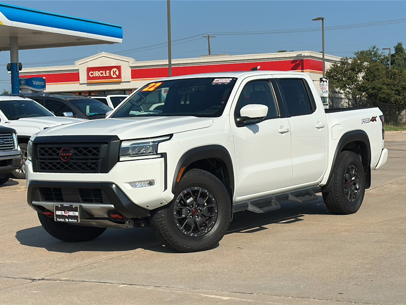 2022 Nissan Frontier Crew Cab PRO-4X photo 2