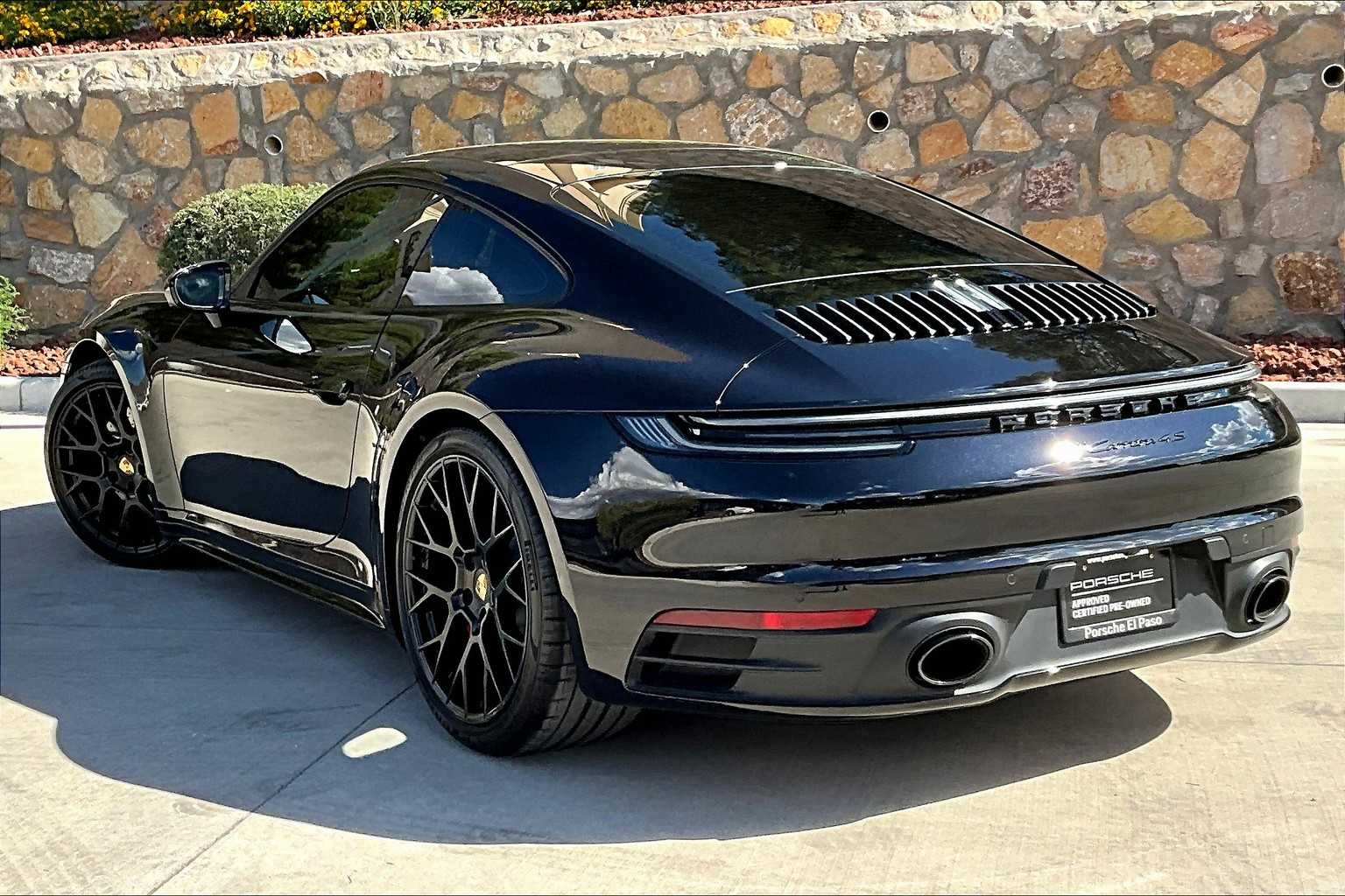 2024 Porsche 911 4S photo 3
