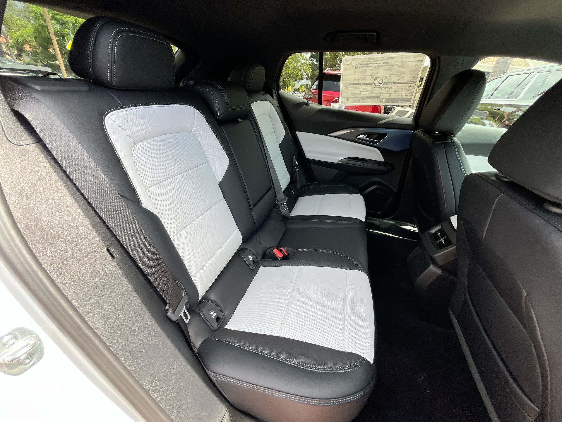 2025 Chevrolet Equinox EV 1LT photo 22