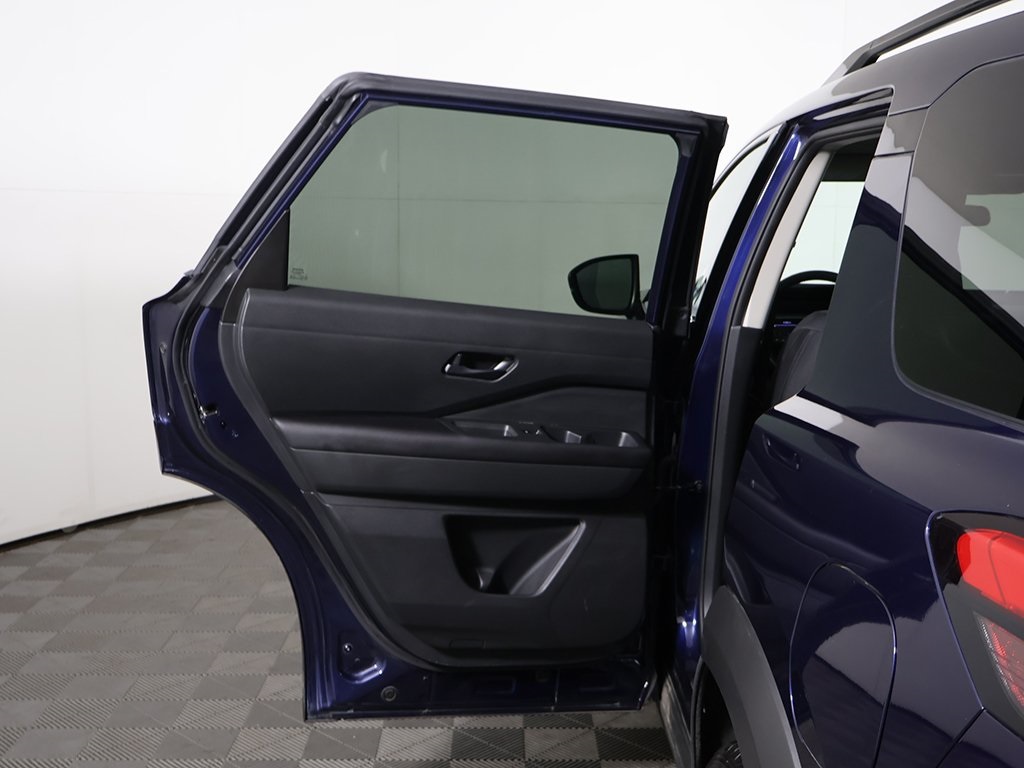 2024 Nissan Pathfinder SV photo 18