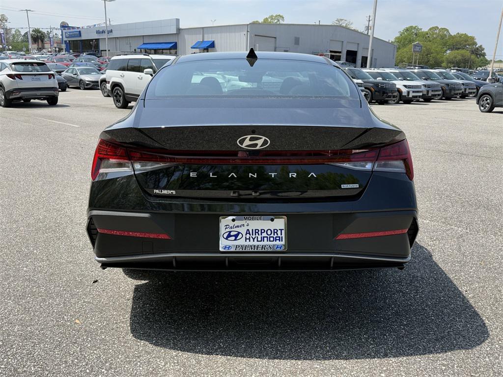 2025 Hyundai Elantra Hybrid SE photo 4