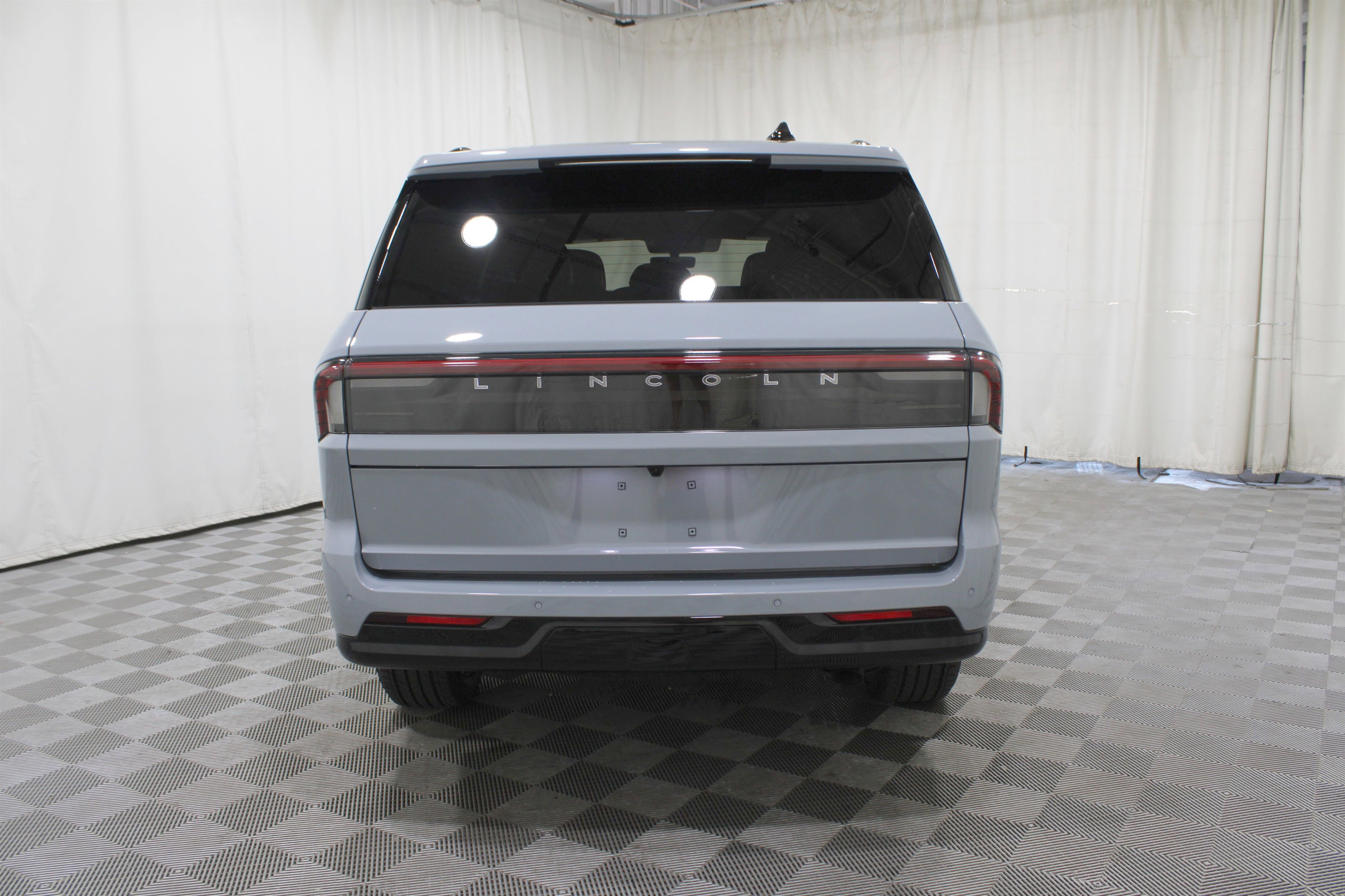 2025 Lincoln Navigator Reserve photo 3