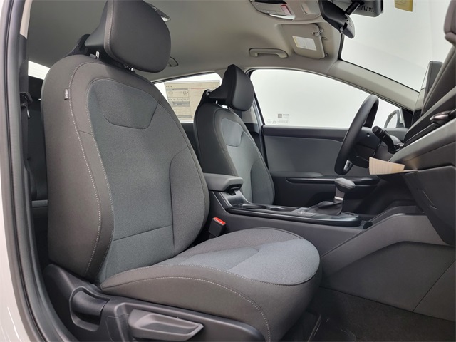 2025 Kia K4 LXS photo 17