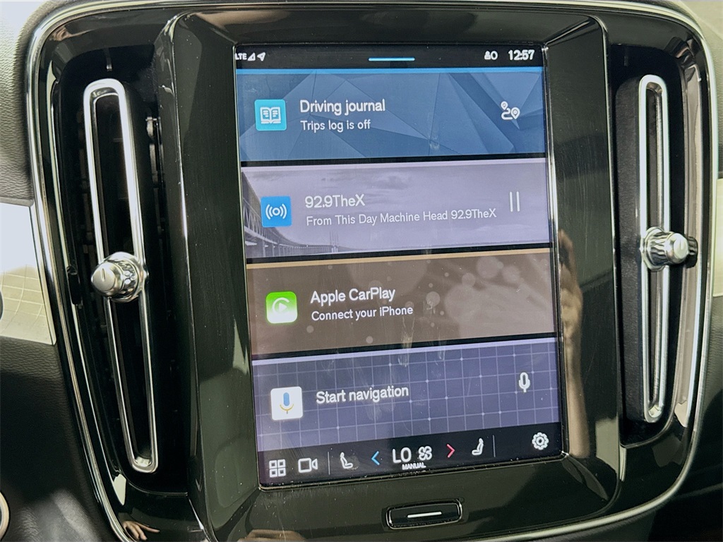 2025 Volvo XC40 Core photo 23