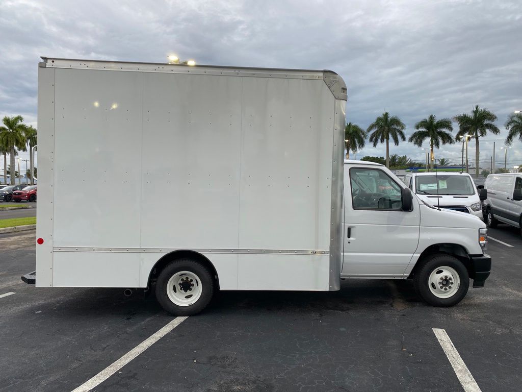 2024 Ford E-350 Base photo 4