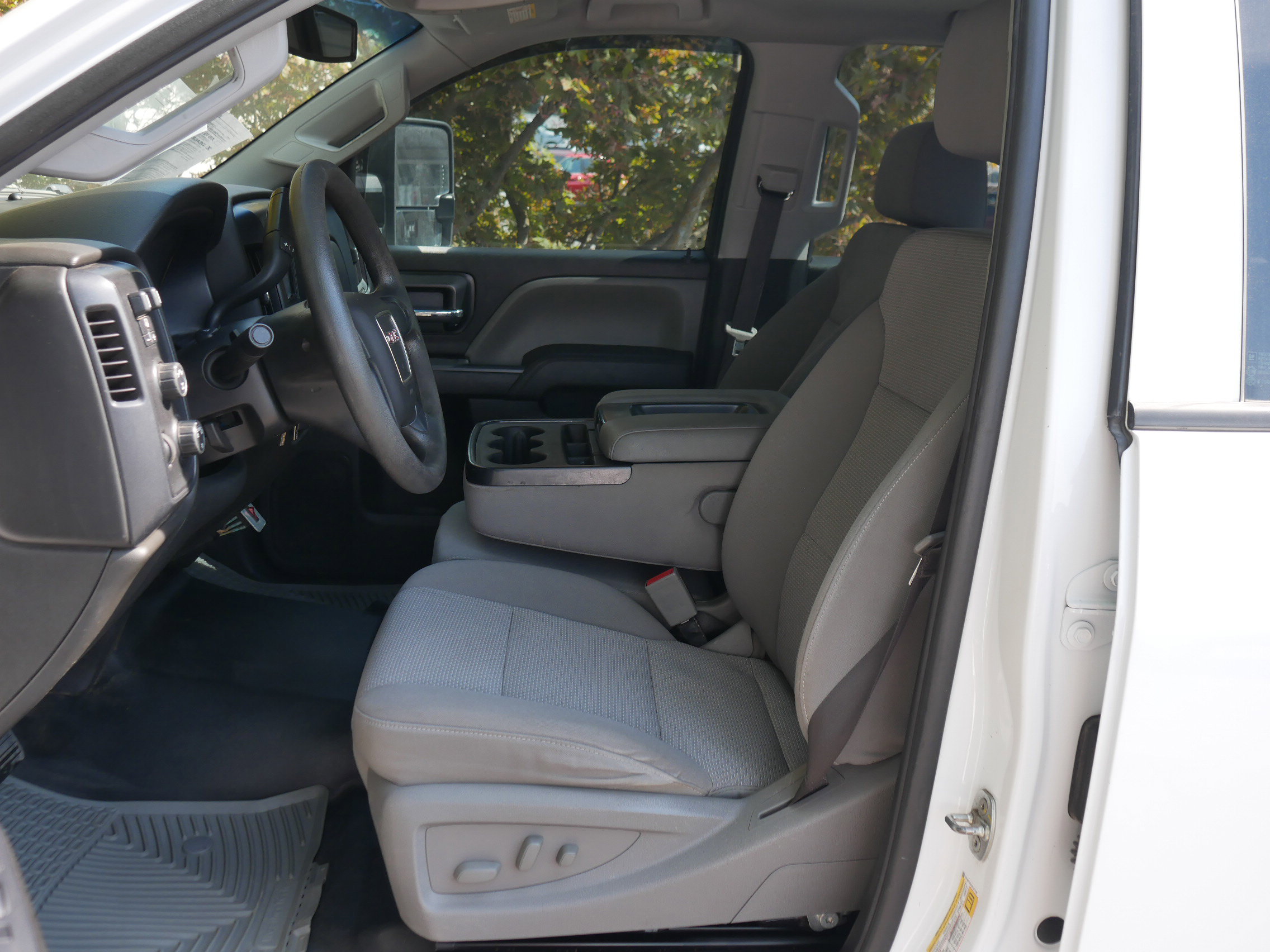 2018 Gmc Sierra Base photo 2