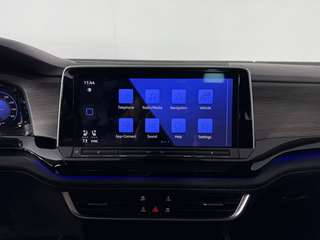 2024 Volkswagen Atlas SEL photo 13