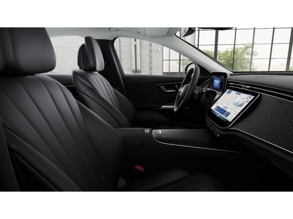 2025 Mercedes Benz E photo 4