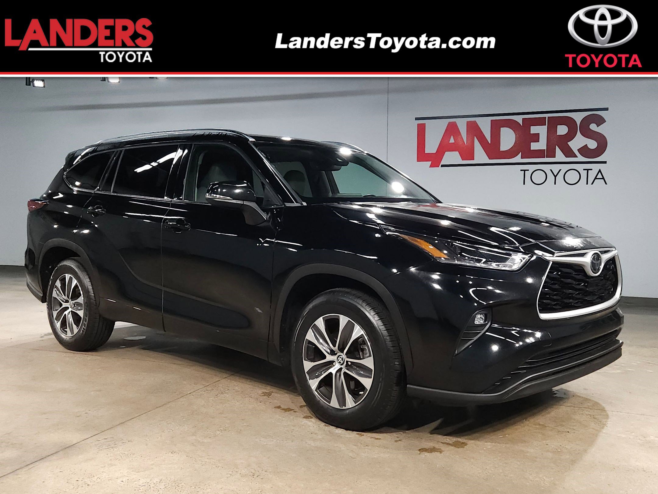 2021 Toyota Highlander XLE's photo