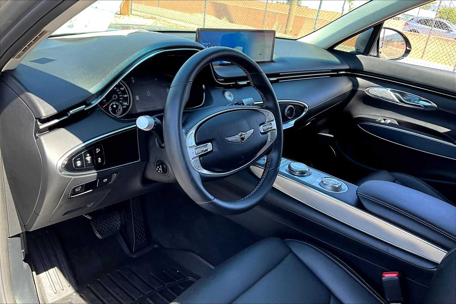 2024 Genesis GV70 2.5T photo 14