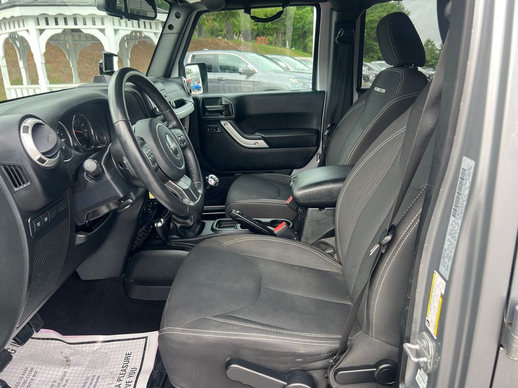 2018 Jeep Wrangler Unlimited Rubicon photo 9