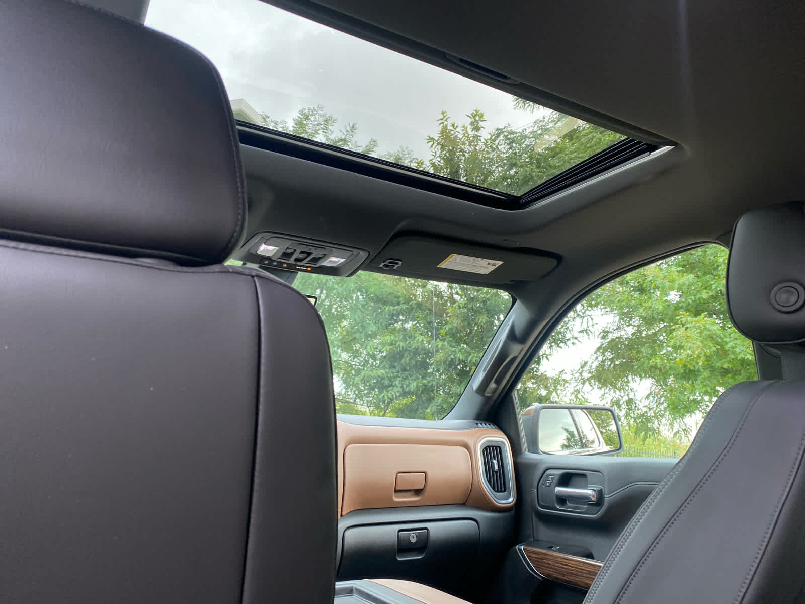2019 Chevrolet Silverado 1500 High Country photo 25