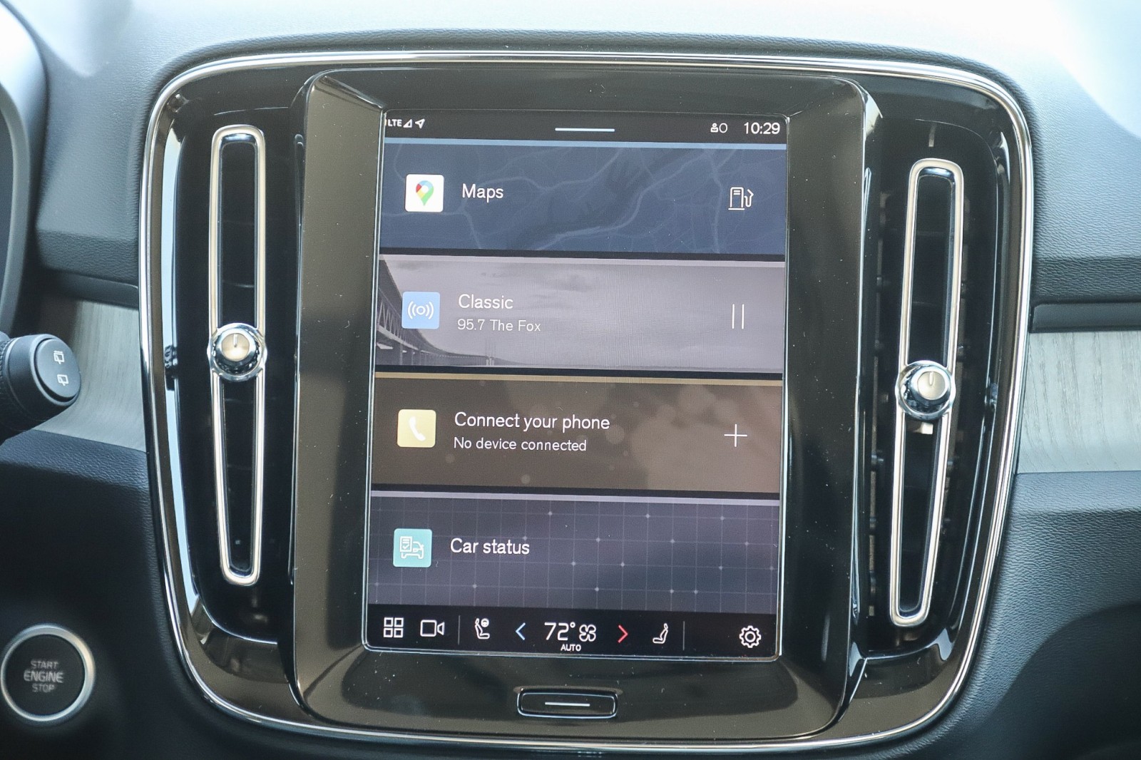 2025 Volvo XC40 Core photo 15