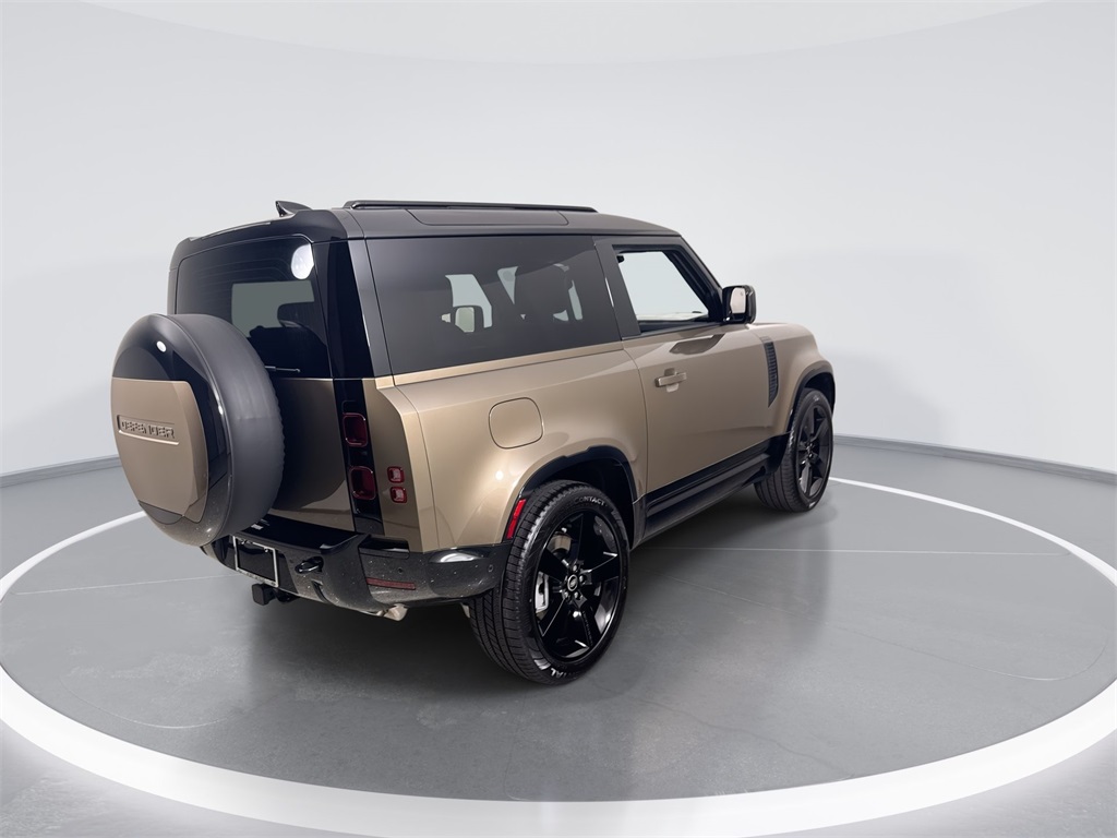 2025 Land Rover Defender 90 X-Dynamic SE photo 8