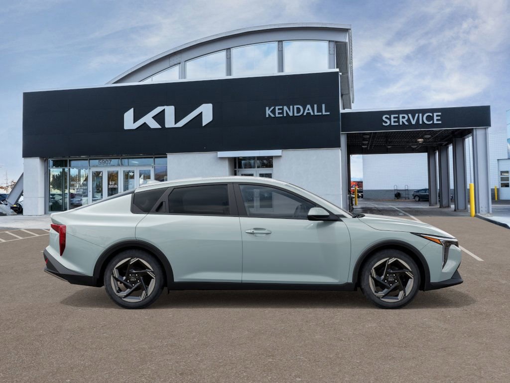 2025 Kia K4 EX photo 2