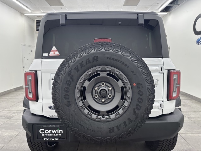 2025 Ford Bronco Outer Banks photo 2