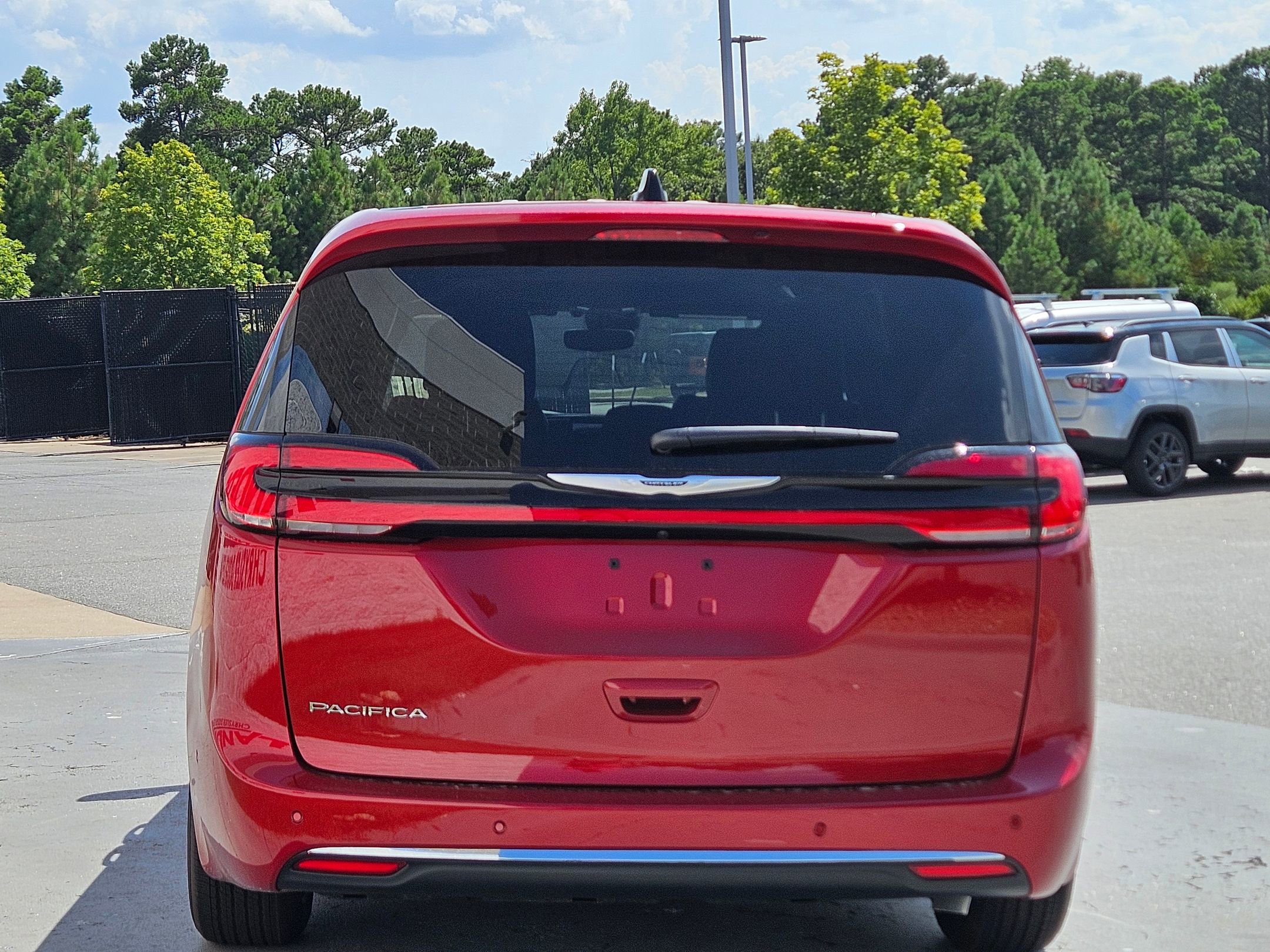 2025 Chrysler Pacifica photo 6