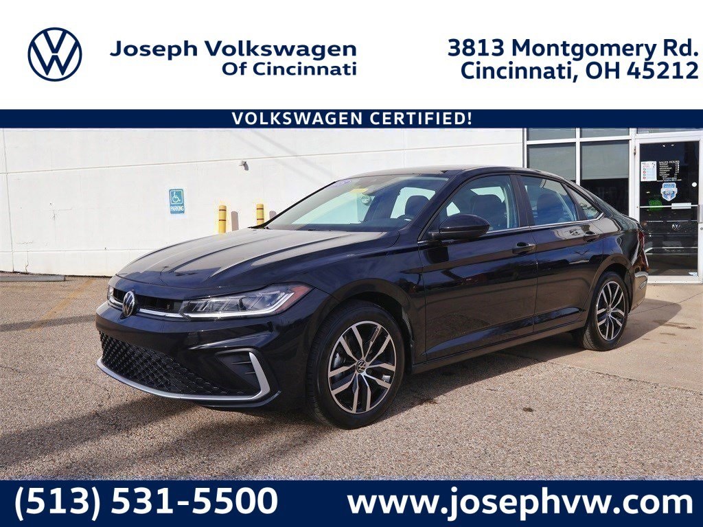 2025 Volkswagen Jetta SE's photo