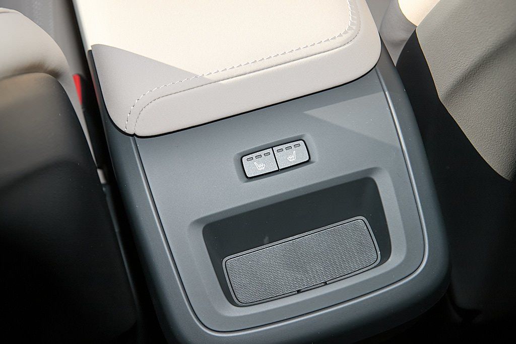 2026 VOLVO XC60 - Image 19