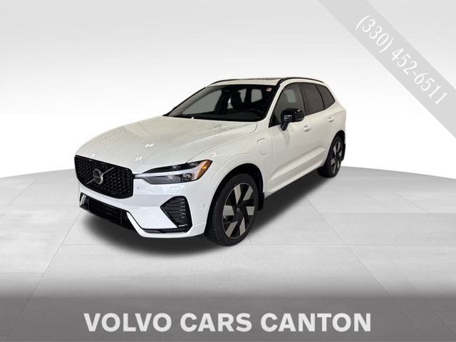 2025 Volvo XC60 Plus's photo