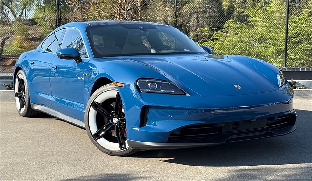 2025 Porsche Taycan 4S photo 7