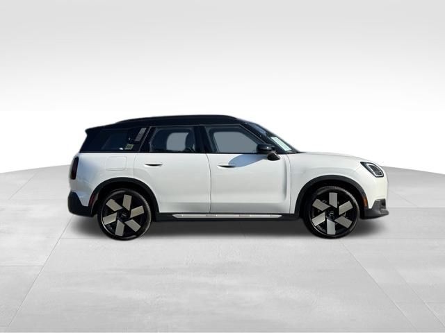 2025 Mini Countryman photo 2