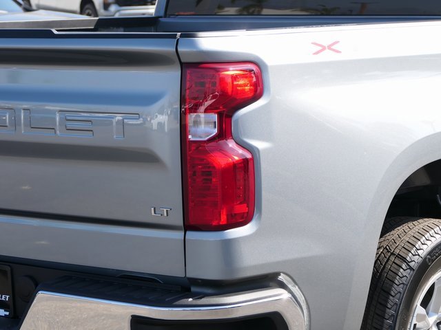 2025 Chevrolet Silverado 1500 LT photo 4