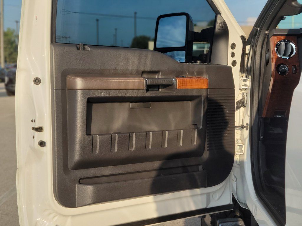 PreOwned 2015 Ford F350SD Lariat 4D Crew Cab in Terre Haute U4570