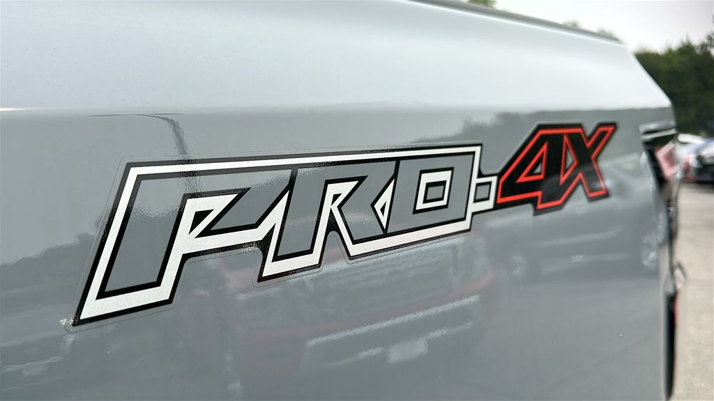 2025 Nissan Frontier PRO-4X photo 26